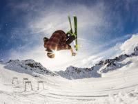 开云APP-英格拉姆独舞映照巨星光芒，绿军铁蹄踏破森林狼防线