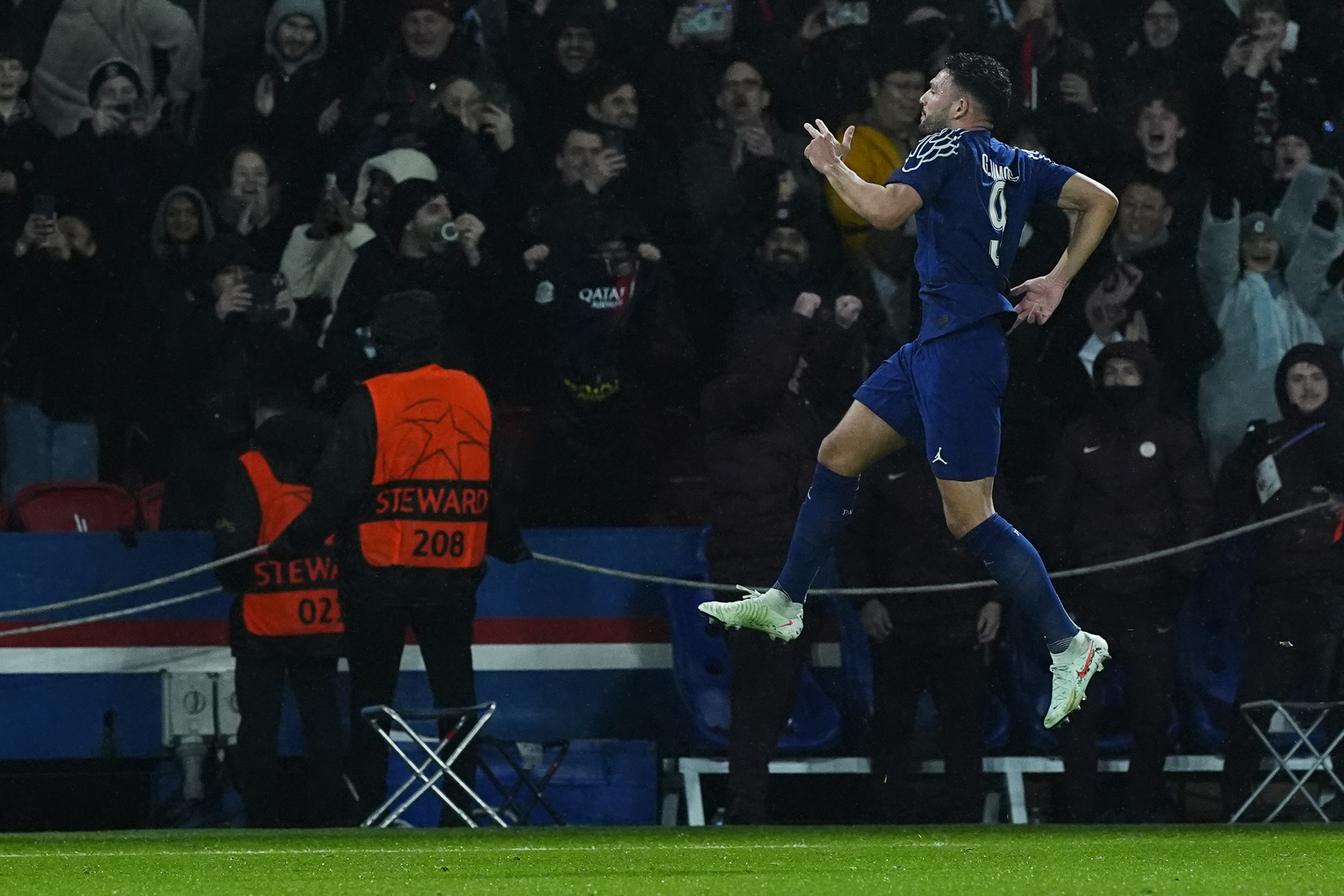 巴黎圣日耳曼中场掌控比赛赢得必胜之战的简单介绍 巴黎圣日耳曼中场掌控比赛赢得必胜之战的简单介绍