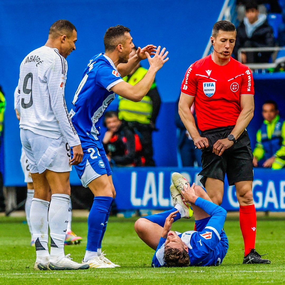 皇马与马竞球员发生冲突，裁判难以控制局面