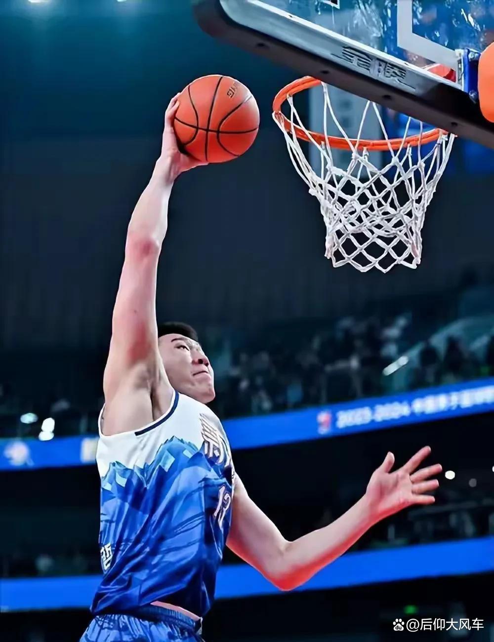 中国篮球联赛再次掀起热血搏杀 中国篮球联赛再次掀起热血搏杀