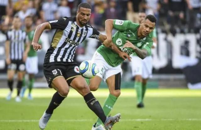 关于圣埃蒂安客场大胜波尔多，士气高昂的信息