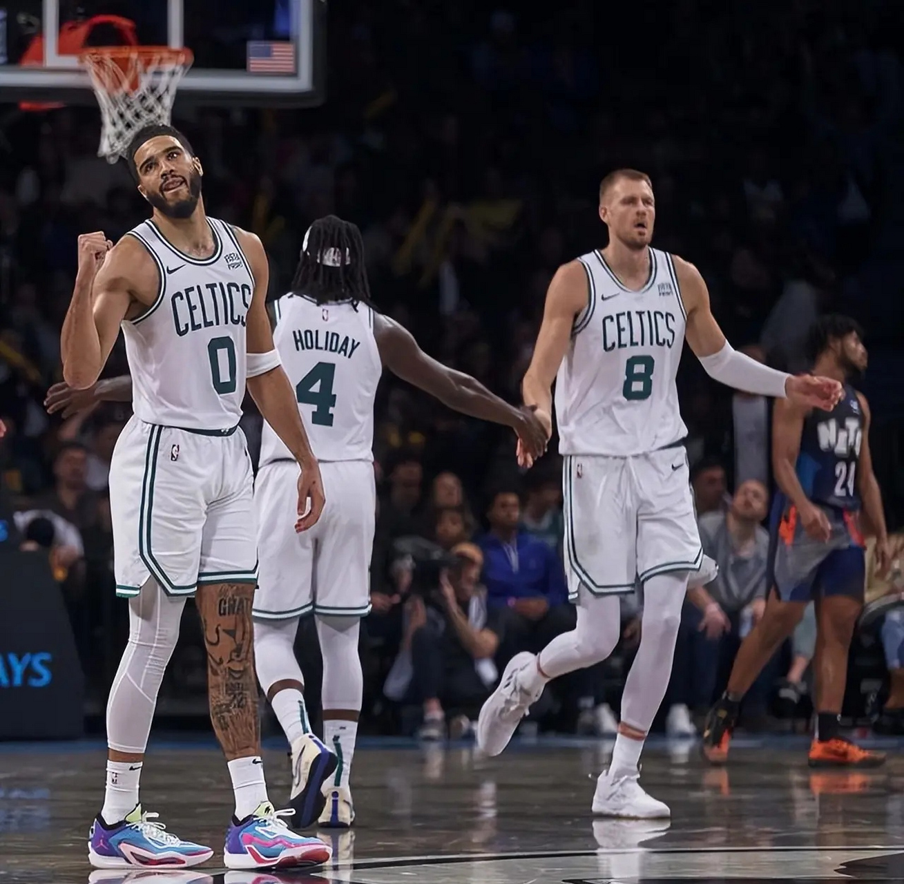 包含吉林队轻取辽宁队,塔图姆统治全场的词条 包含吉林队轻取辽宁队,塔图姆统治全场的词条